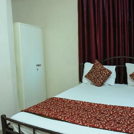 Hotel Dilip Индаур Экстерьер фото