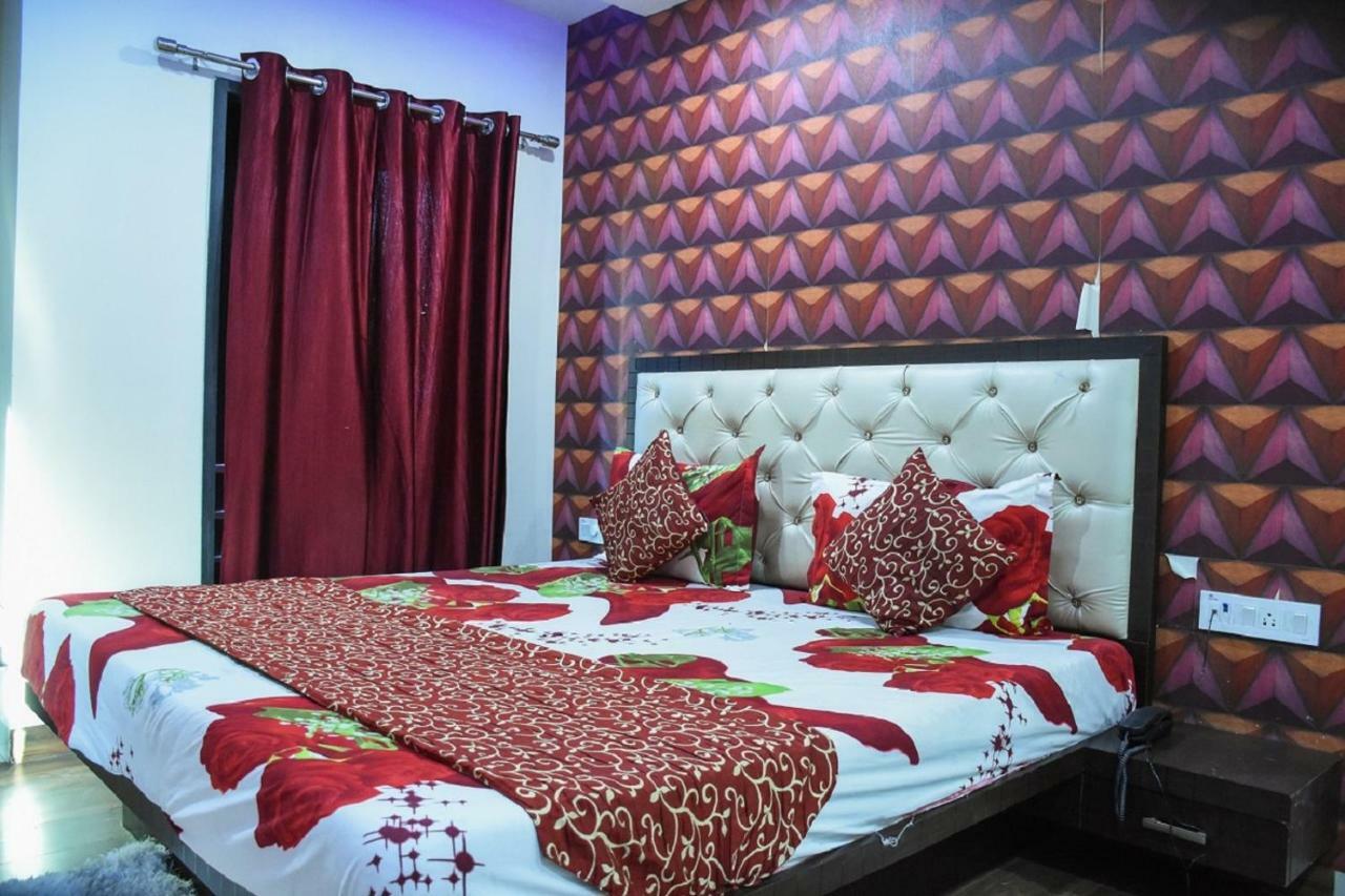Hotel Dilip Индаур Экстерьер фото